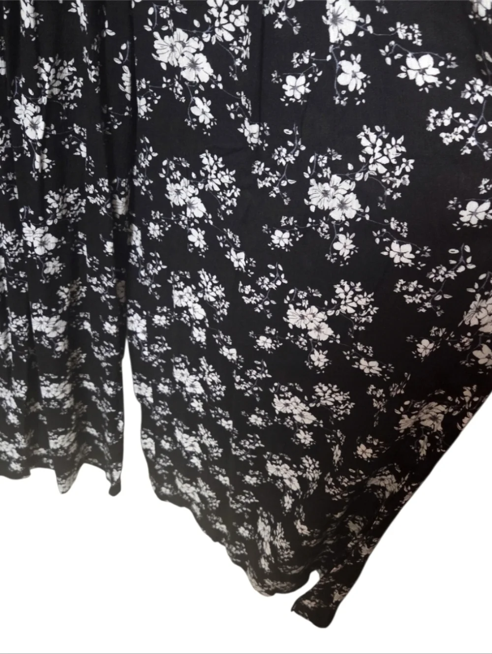 Lulus Loves the Sun Black Floral Print Wide-Leg Pants Size Large New! - Picture 3 of 7